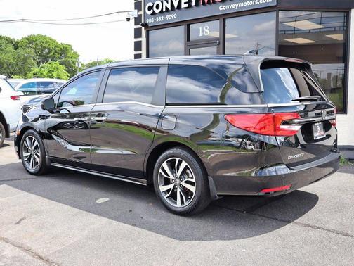 Crystal Black Pearl 2024 Honda Odyssey Touring
