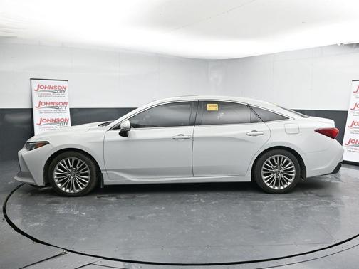 2022 Toyota Avalon Limited