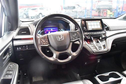Sonic Gray Pearl 2024 Honda Odyssey Sport