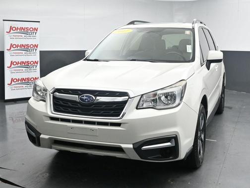 Crystal White Pearl 2017 Subaru Forester 2.5i Premium