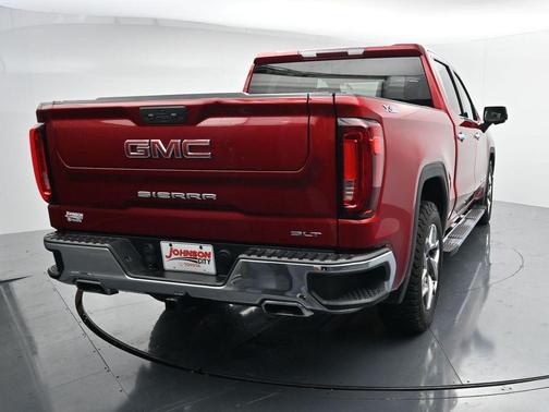 Cayenne Red Tintcoat 2022 GMC Sierra 1500 SLT