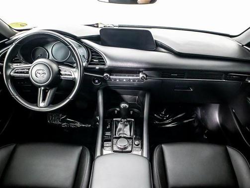 2022 Mazda Mazda3 FWD w/Preferred Package