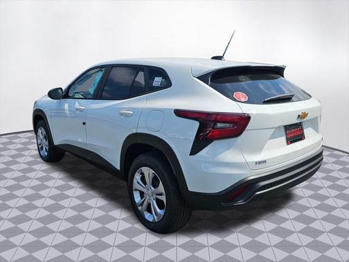 2025 Chevrolet Trax LS