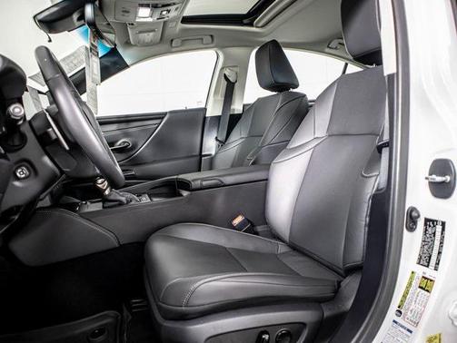 2024 Lexus ES 250 Base