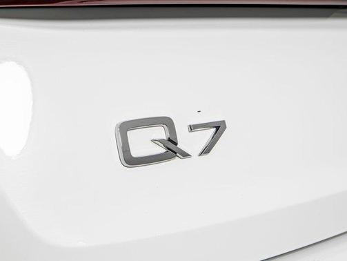 2023 Audi Q7 55 Premium Plus