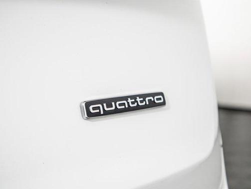 2023 Audi Q7 55 Premium Plus