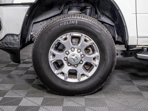 2020 RAM 2500 Laramie Crew Cab 4X4 6'4' Box