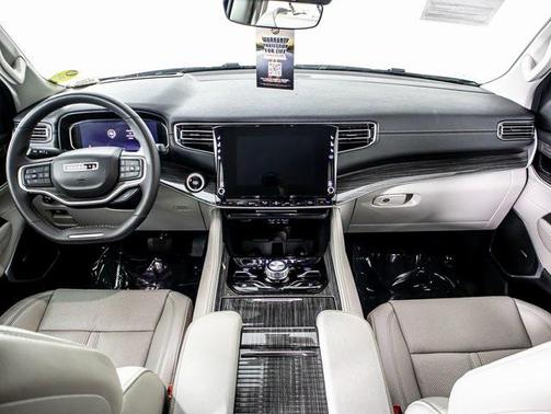 2022 Jeep Wagoneer Series III 4x4