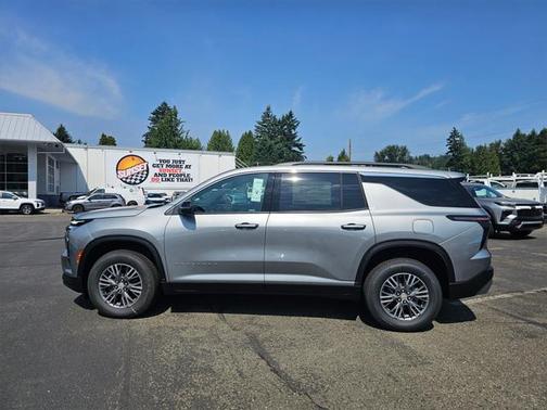 2025 Chevrolet Traverse LT