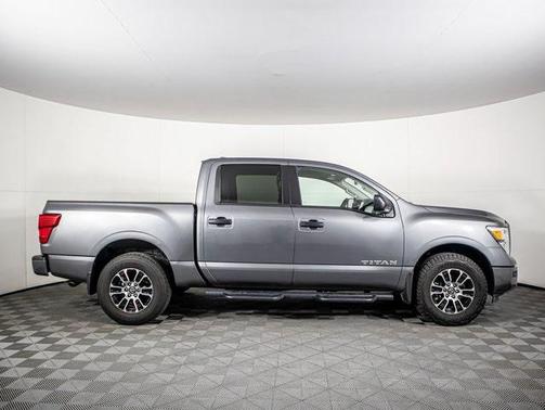 2022 Nissan Titan SV