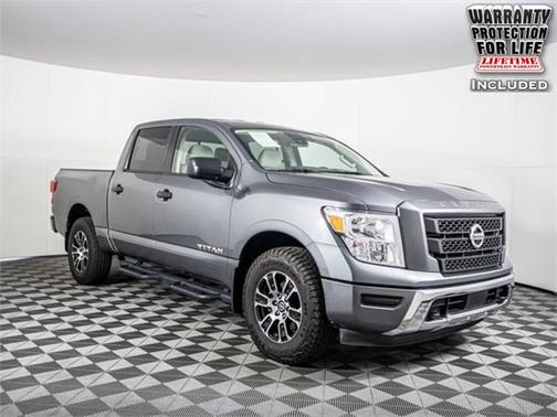 2022 Nissan Titan SV