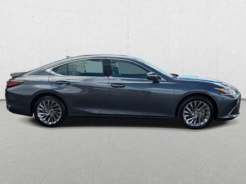 2024 Lexus ES 300h Luxury