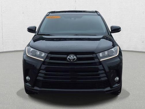 2017 Toyota Highlander SE