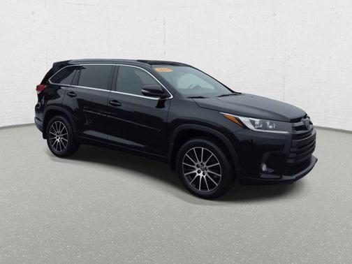 2017 Toyota Highlander SE