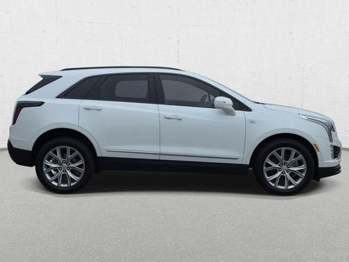 Crystal White Tricoat 2020 Cadillac XT5 Sport