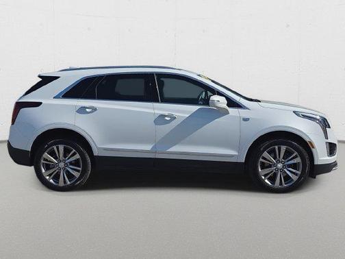 Crystal White Tricoat 2024 Cadillac XT5 Premium Luxury