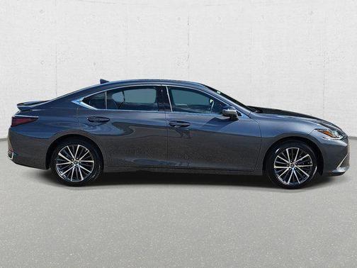 2025 Lexus ES 300h Base