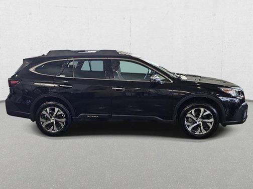 2022 Subaru Outback Touring XT