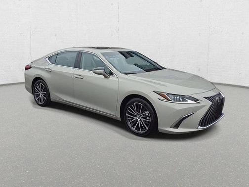 2025 Lexus ES 300h Base