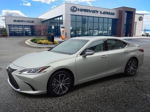 2025 Lexus ES 300h Base