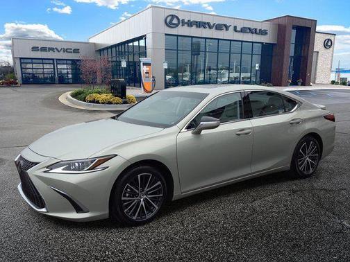 2025 Lexus ES 300h Base