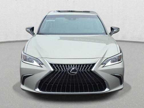 2025 Lexus ES 300h Base