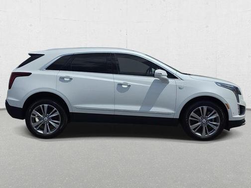 Crystal White Tricoat 2026 Cadillac XT5 Premium Luxury