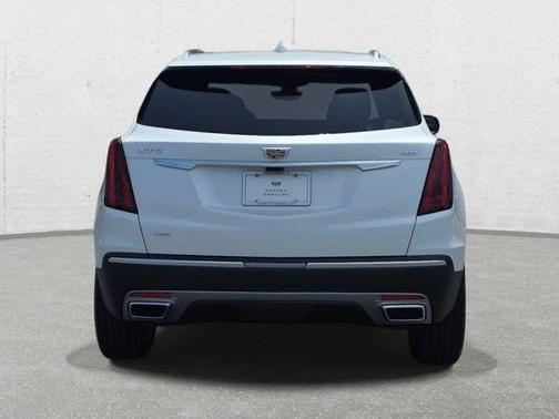 Crystal White Tricoat 2026 Cadillac XT5 Premium Luxury