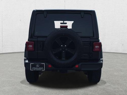 Black Clearcoat 2022 Jeep Wrangler Unlimited Sahara