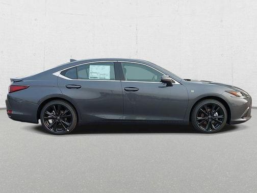 2025 Lexus ES 300h F SPORT Design