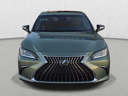 2025 Lexus ES 300h Base