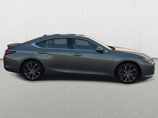 2025 Lexus ES 300h Base