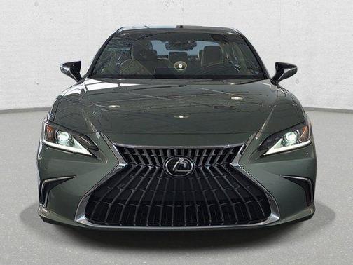 2025 Lexus ES 300h Base