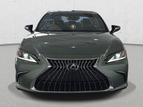 2025 Lexus ES 300h Base