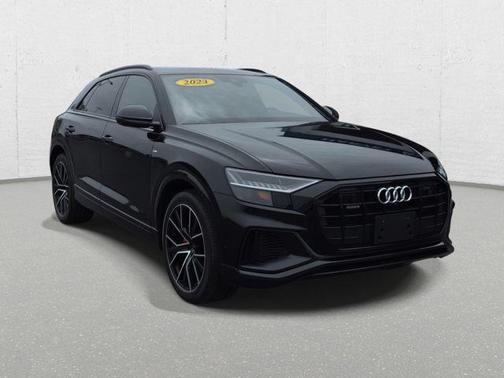 Mythos Black Metallic 2023 Audi Q8 55 Prestige
