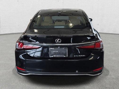 2025 Lexus ES 300h Base