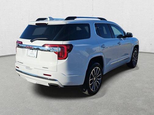 2022 GMC Acadia Denali