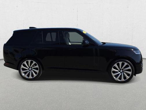 Santorini Black Metallic 2025 Land Rover Range Rover P530 SE