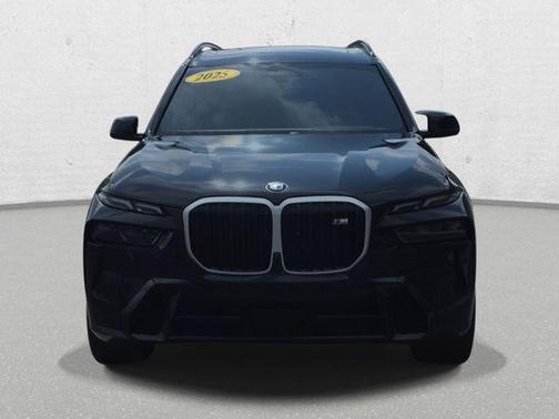 Black Sapphire Metallic 2025 BMW X7 M60i