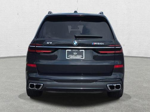 Black Sapphire Metallic 2025 BMW X7 M60i