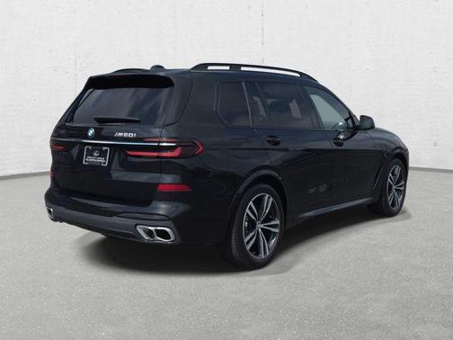 Black Sapphire Metallic 2025 BMW X7 M60i