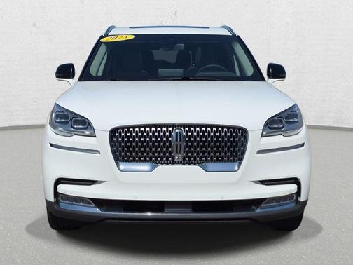 Pristine White Metallic Tri-Coat 2023 Lincoln Aviator Reserve AWD
