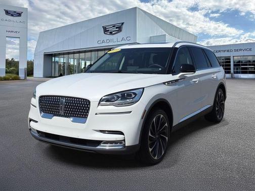 Pristine White Metallic Tri-Coat 2023 Lincoln Aviator Reserve AWD