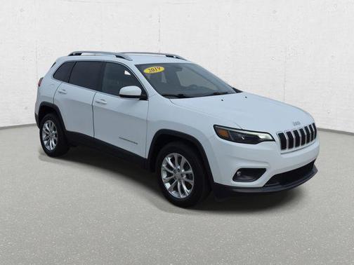 Bright White Clearcoat 2019 Jeep Cherokee Latitude