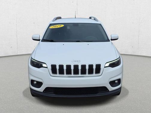 Bright White Clearcoat 2019 Jeep Cherokee Latitude