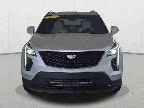 Radiant Silver Metallic 2019 Cadillac XT4 Sport