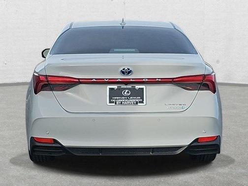 2022 Toyota Avalon Hybrid Limited