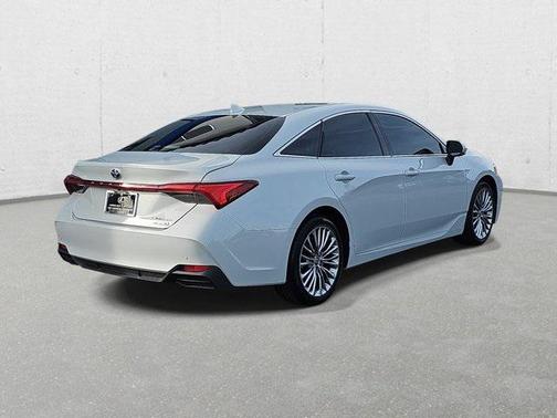 2022 Toyota Avalon Hybrid Limited
