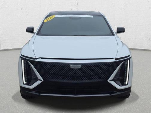 Crystal White Tricoat 2024 Cadillac LYRIQ Luxury