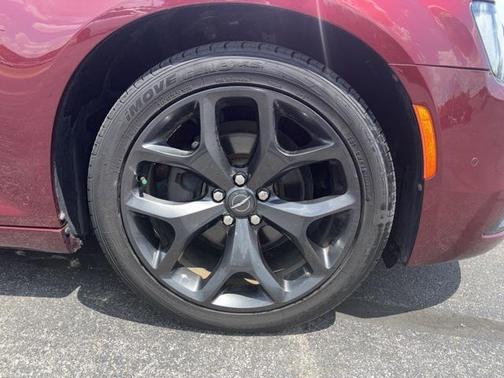 2021 Chrysler 300 S